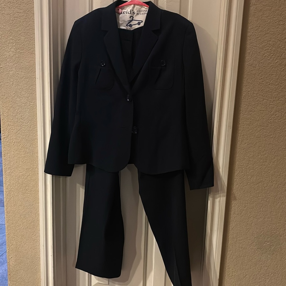 Kasper Navy blue suit.  Worn 2 times. Freshly dry cleaned. 14 P